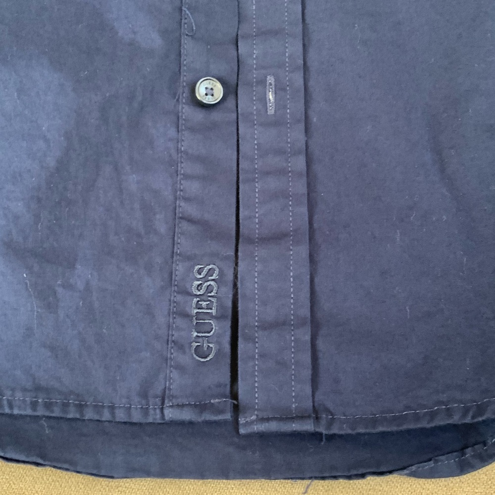 Guess - Picture 6 of 10